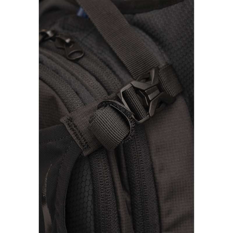 Load image into Gallery viewer, OGIO SAFARI D3O® 2L Hydration Pack