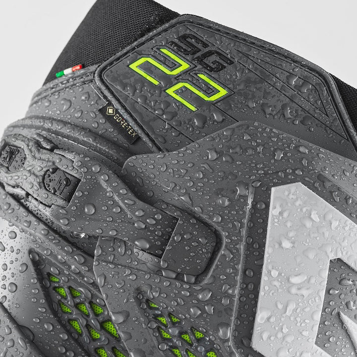 Load image into Gallery viewer, Gaerne SG22 GOR-TEX ENDURO ANTHRACITE BLACK
